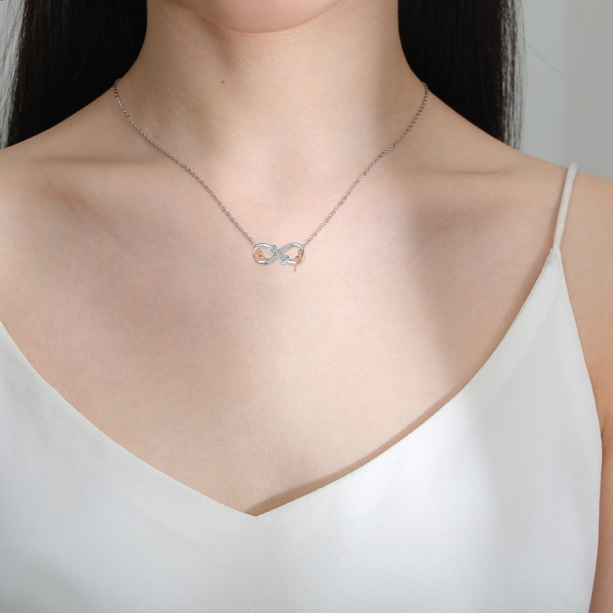 Forever Bond Necklace – A Special Gift Between Mother & Daughter